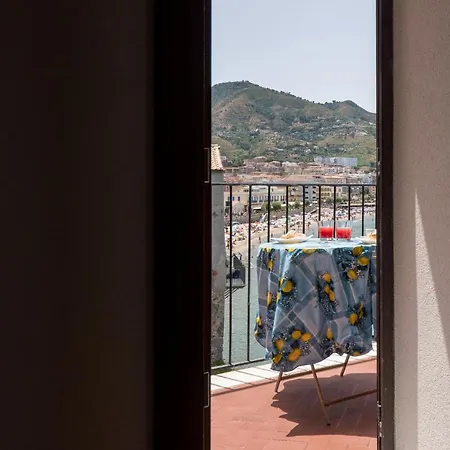 Holiday home Lavatoioflats Casa Sul Mare E Sul Lavatoio Medievale A Cefalu